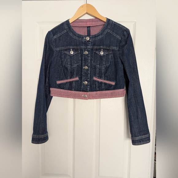 TUZZI Women's (Size 8) Cropped Denim/Jean Jacket W/ Silver Buttons & Pink Accent - Picture 1 of 10
